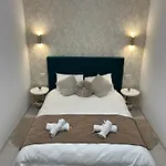 N & D Luxury Studio Daire Bükreş